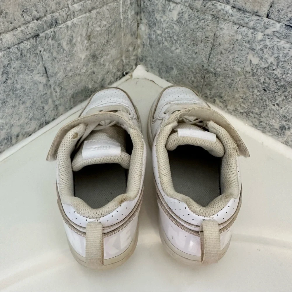Nike Low White Basketball Shoes Size kids 11C